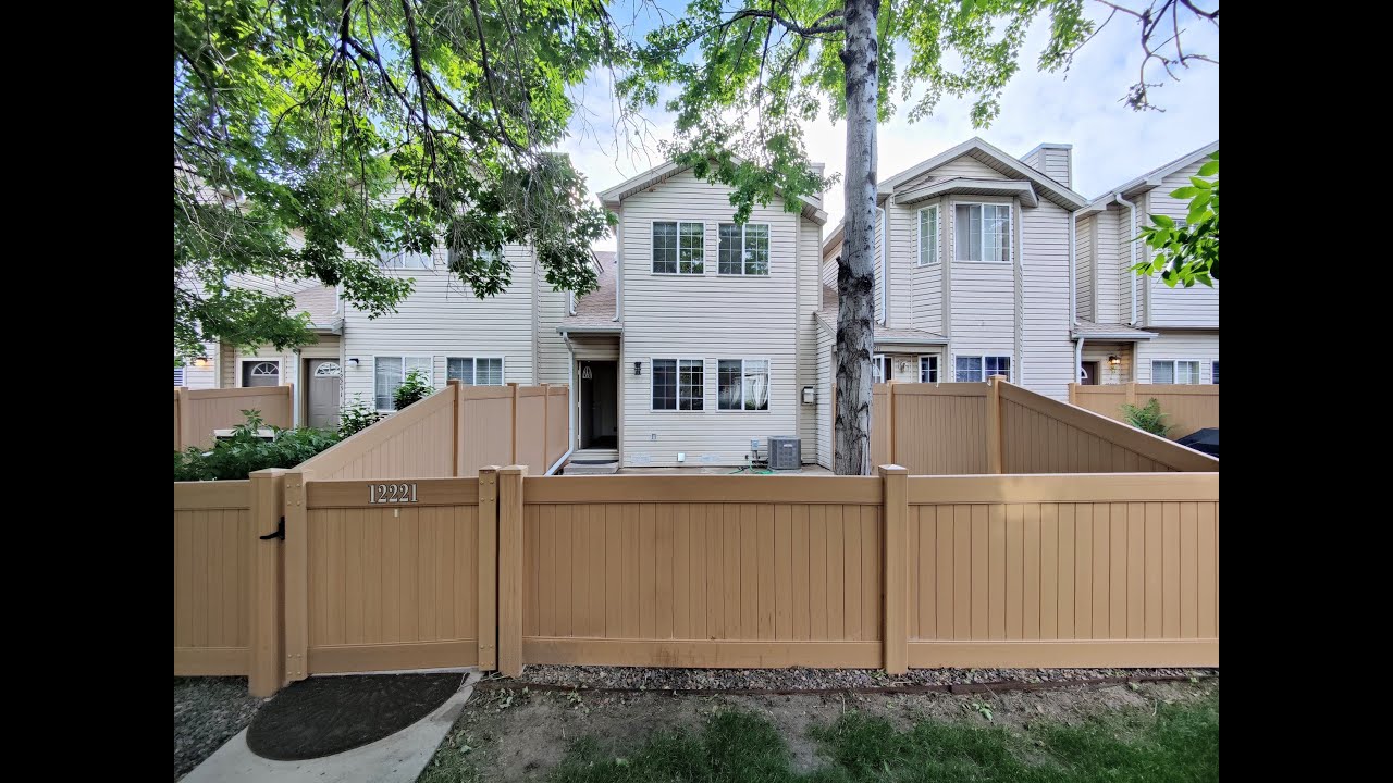 Aurora Townhomes for Rent 2BR/2.5BA by Aurora Property Management