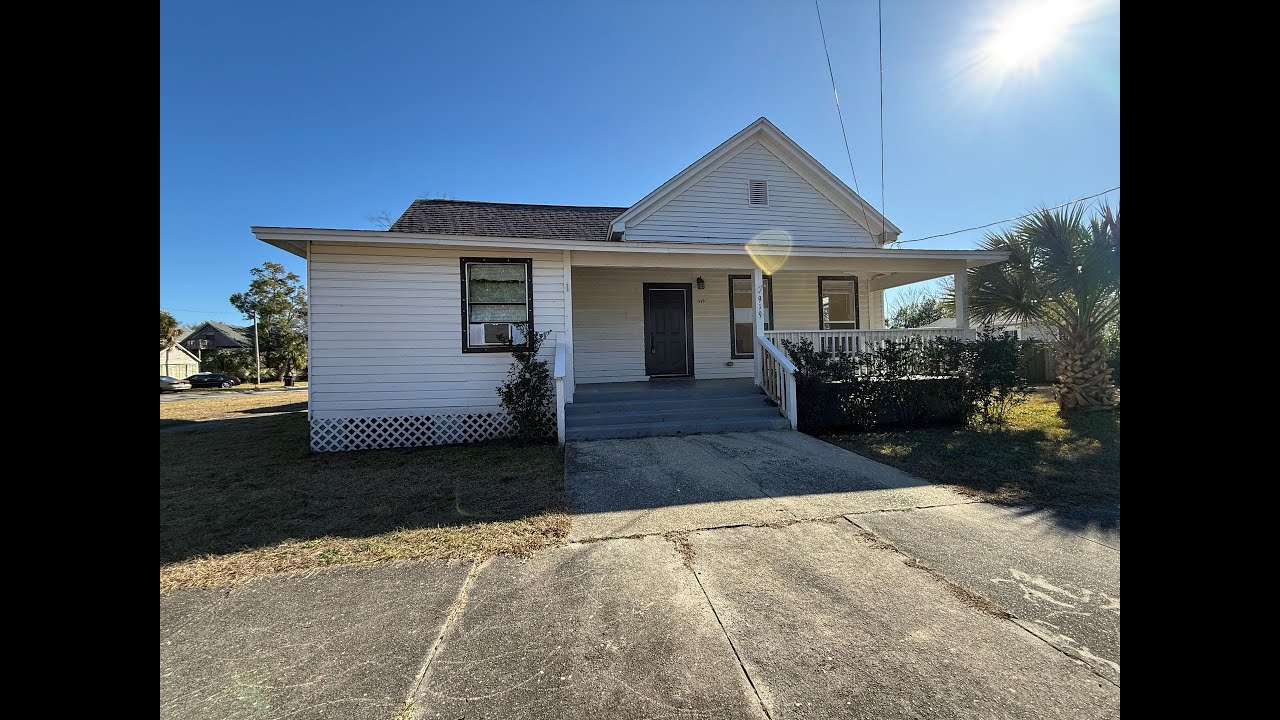 BarronsPM - Long Term Rental - 919 E De Soto