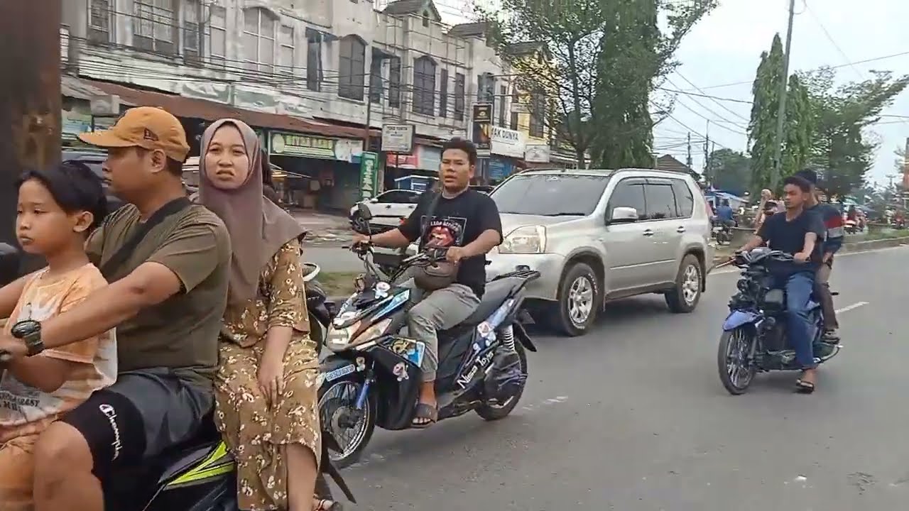 SETIAP HARI RAMAI BERBURU TAKJIL SAMBIL MENUNGGU BUKA PUASA!!