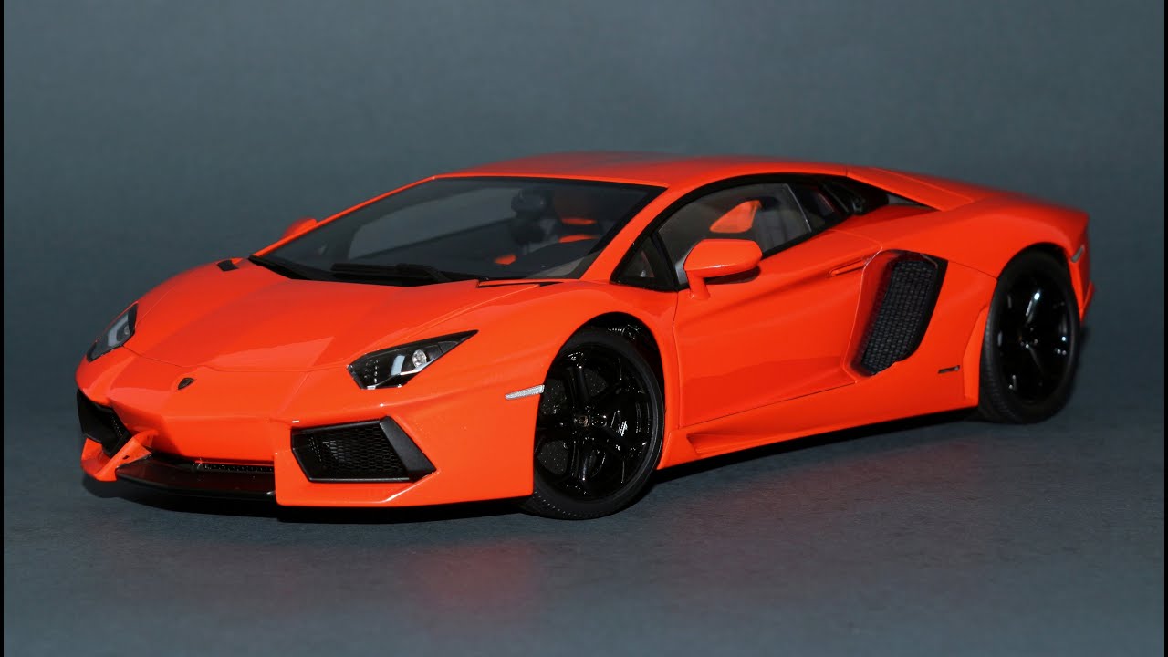 AUTOart 1:18 Lamborghini Aventador