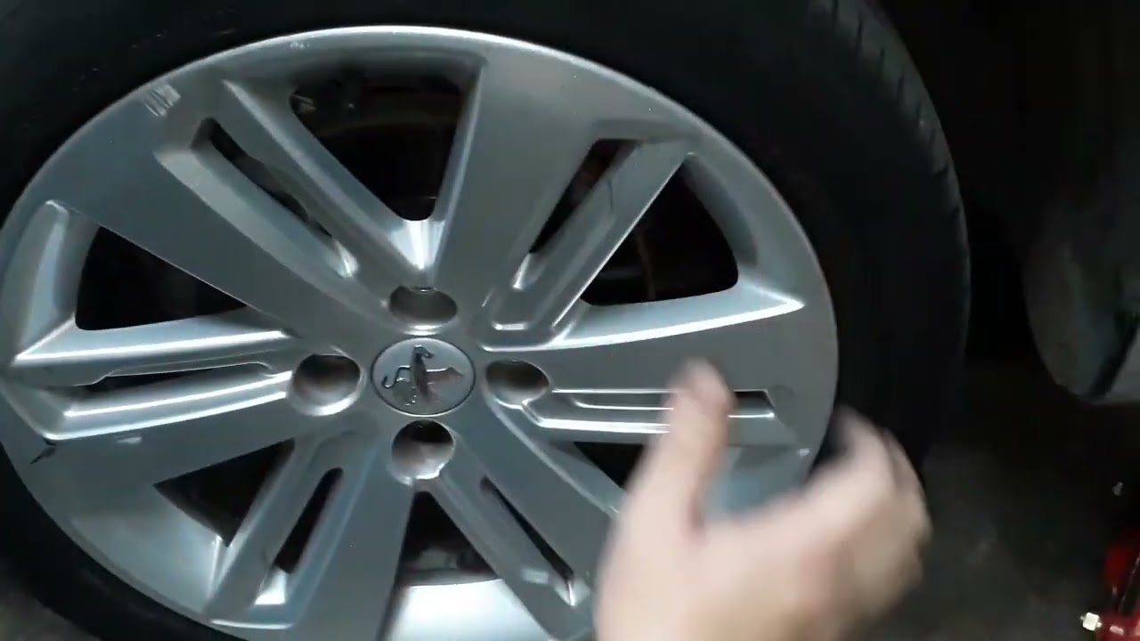 TROCA DA PASTILHA DE FREIO DIANTEIRA DO PEUGEOT 308