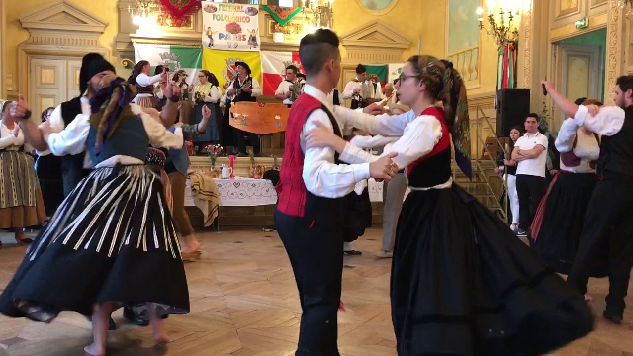 Amigos Unidos em Paris 19 4