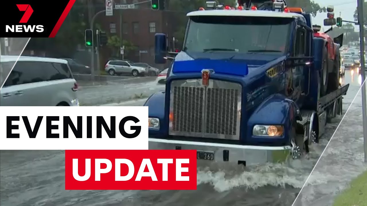 Sydney residents ordered to stay indoors amid ferocious summer storm | 7NEWS