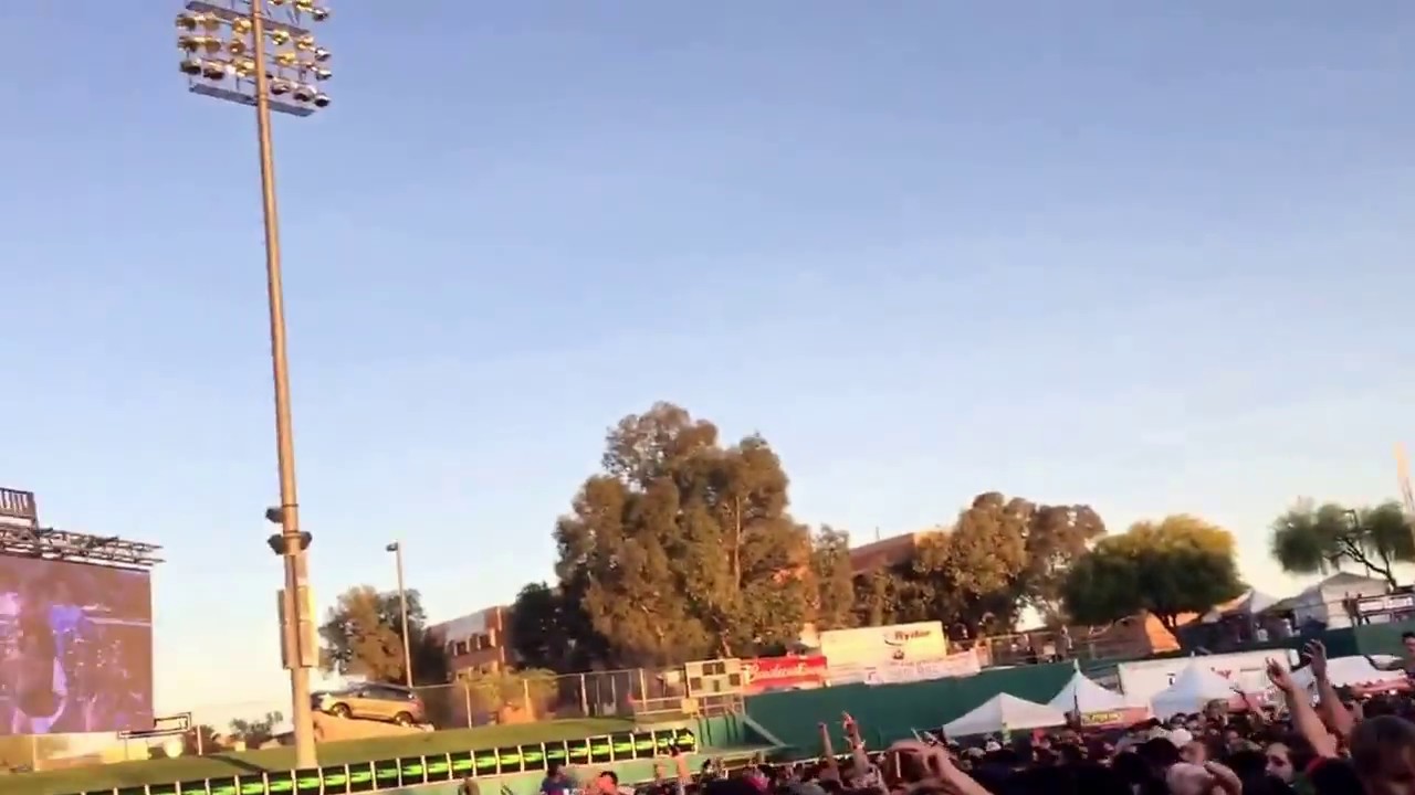 A Day To Remember 2nd Sucks Live at KFMA Day 2017 Tucson Az