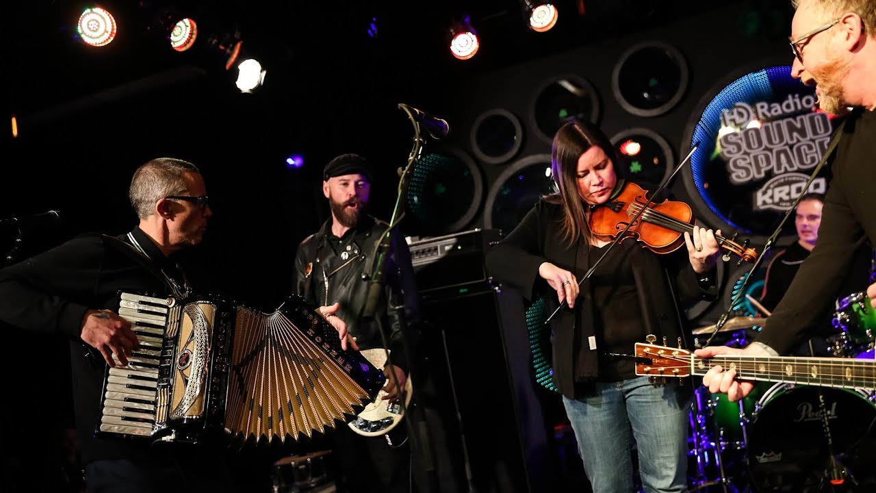 Flogging Molly - Drunken Lullabies - Live at KROQ