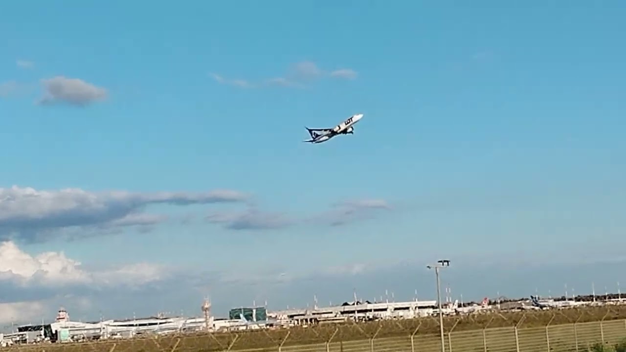 Aerei in decollo e atterraggio a Roma Fiumicino
