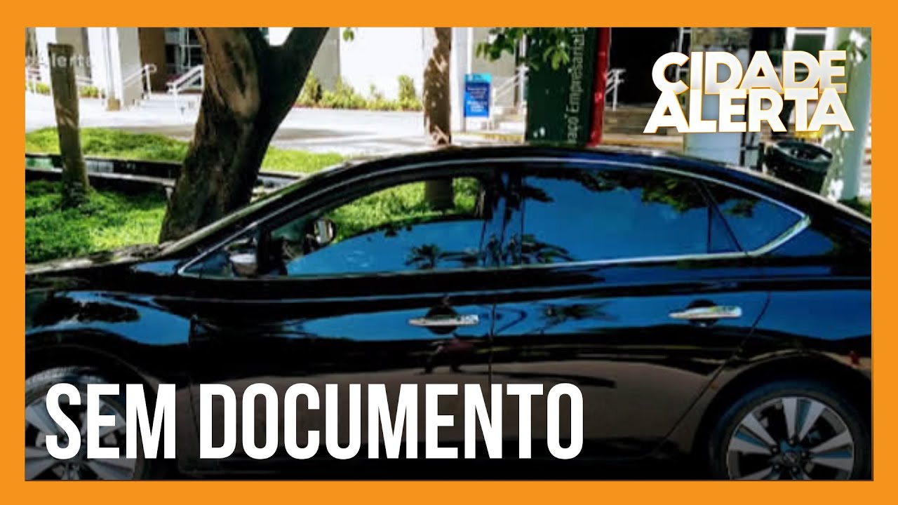 Homem compra carro usado e loja não realiza a transferência do documento para seu nome