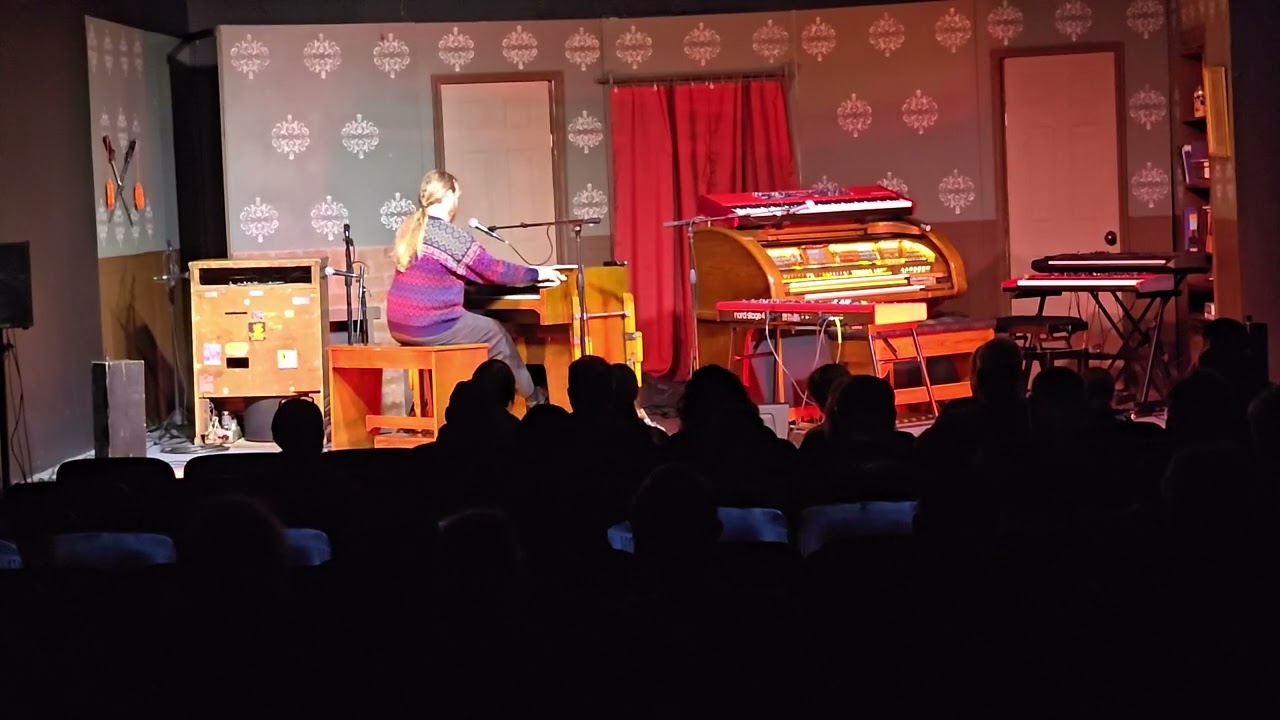 Organ Masters artists Kevin Lloyd, Buddy Lloyd, and Greg Owen live The Grist Mill, Macadonia, Ia Pt1