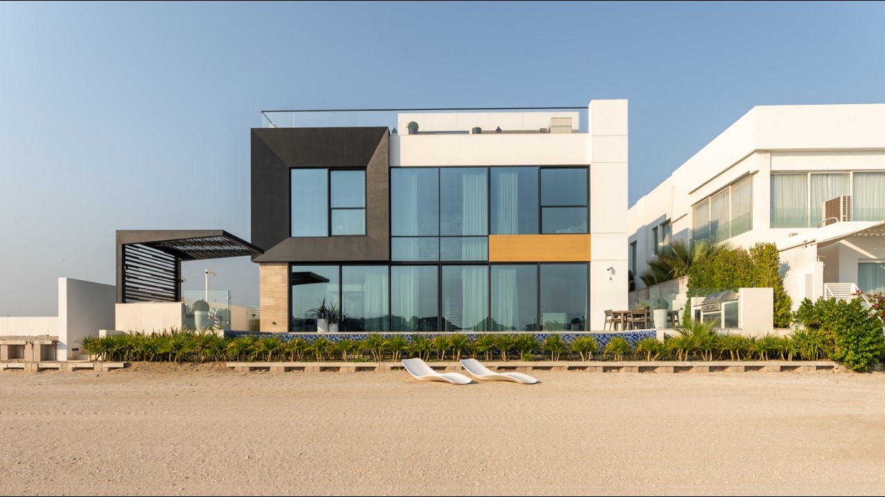 Stunning Custom-Built Modern Villa on Palm Frond