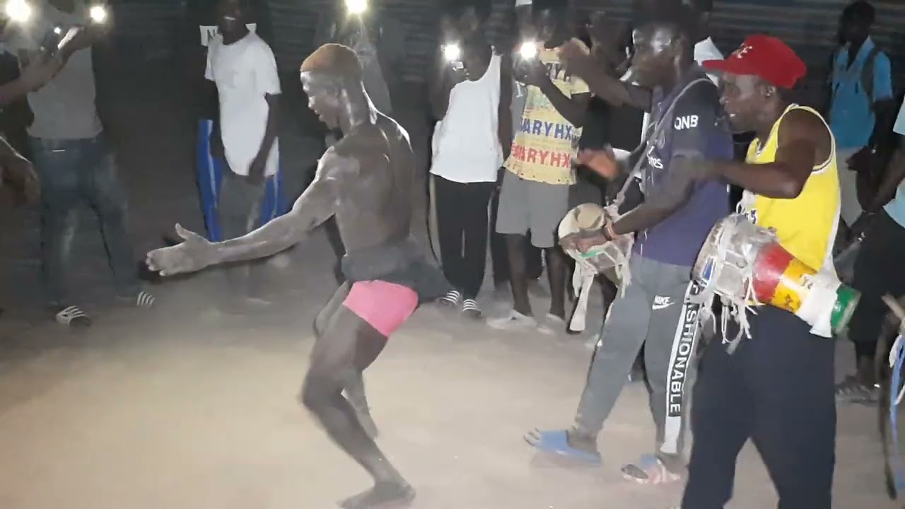 la lutte traditionnelle au fouladou avec le lutteur Gazoil