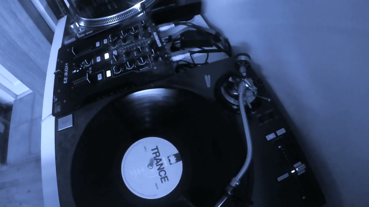 Darude (Sandstorm) + Kernkraft 400 (Zombie Nation) - vinyl mix