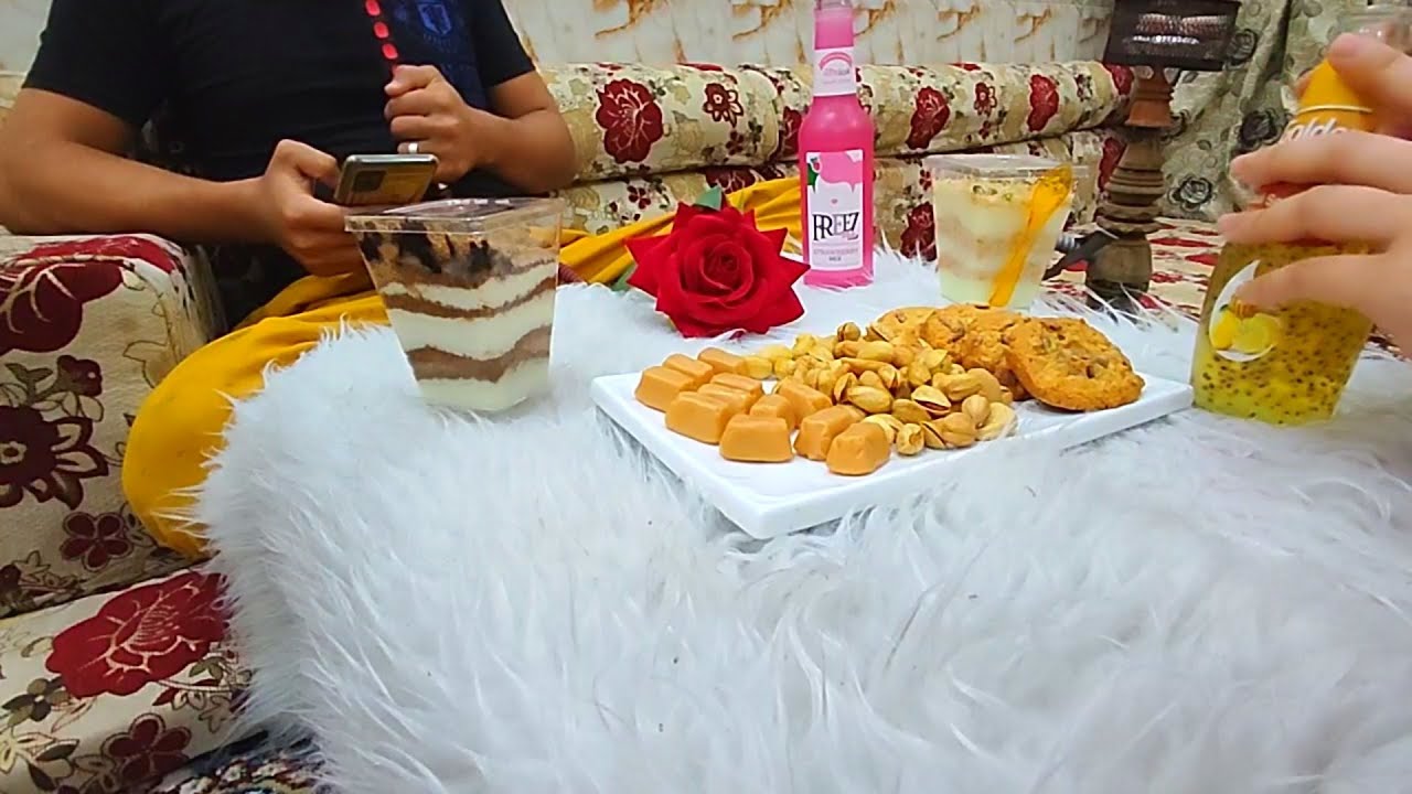 ضحكنه اكثر ماسولفنه😂خليت اخوي يجاوب زواجه حب لوتقليدي وليش تغيير علينه😁 موبس هو يسألني واجاوب😉