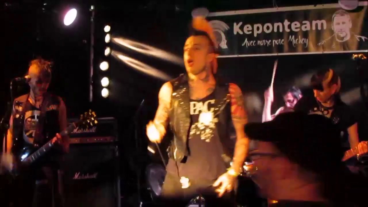 Call The Cops live @ Fiesta Keponteam (L'Oreille Qui Tra&icirc;ne ROUEN)