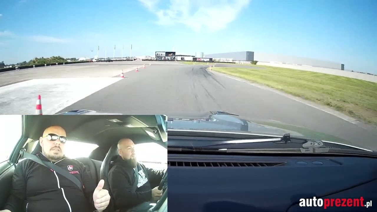 Tor Krzywa - Nissan GTR autoprezent