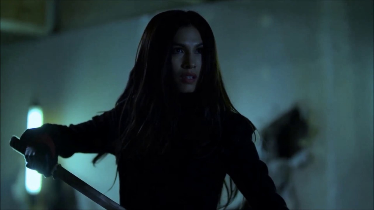 The Defenders 1x06 Elektra mata Stick - Legendado