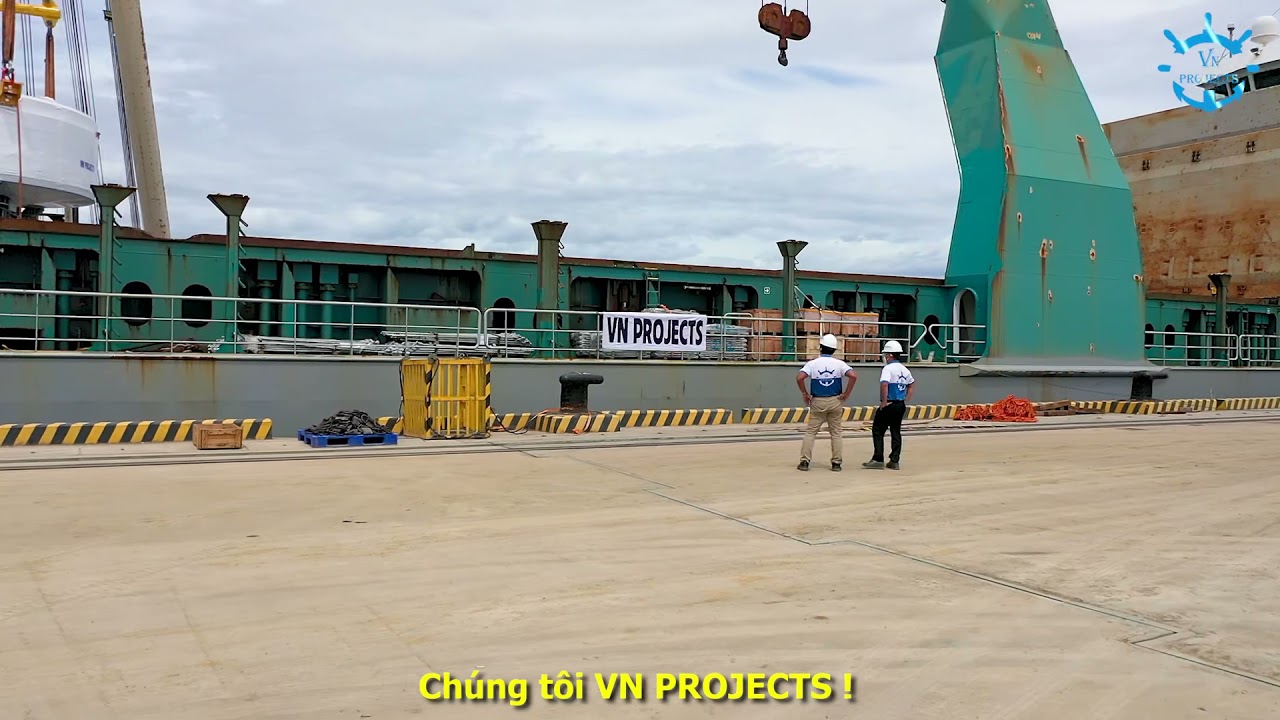 DISCHARGING 12 UNITS GENERATORS EACH 131T, AT SOUTH VAN PHONG PORT