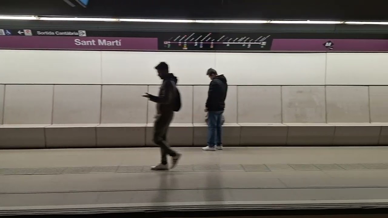 Metro Barcelona L2 Trayecto de Sagrada Familia a Gorg en Serie 9000