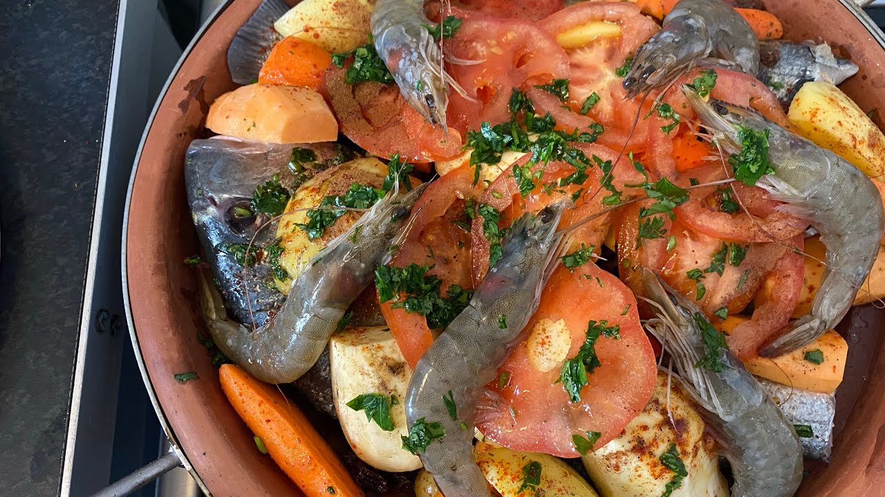Dorado Tajin met zoete aardappel 😋 rozijnen / طاجين السمك دورادو مع البطاطا حلوة