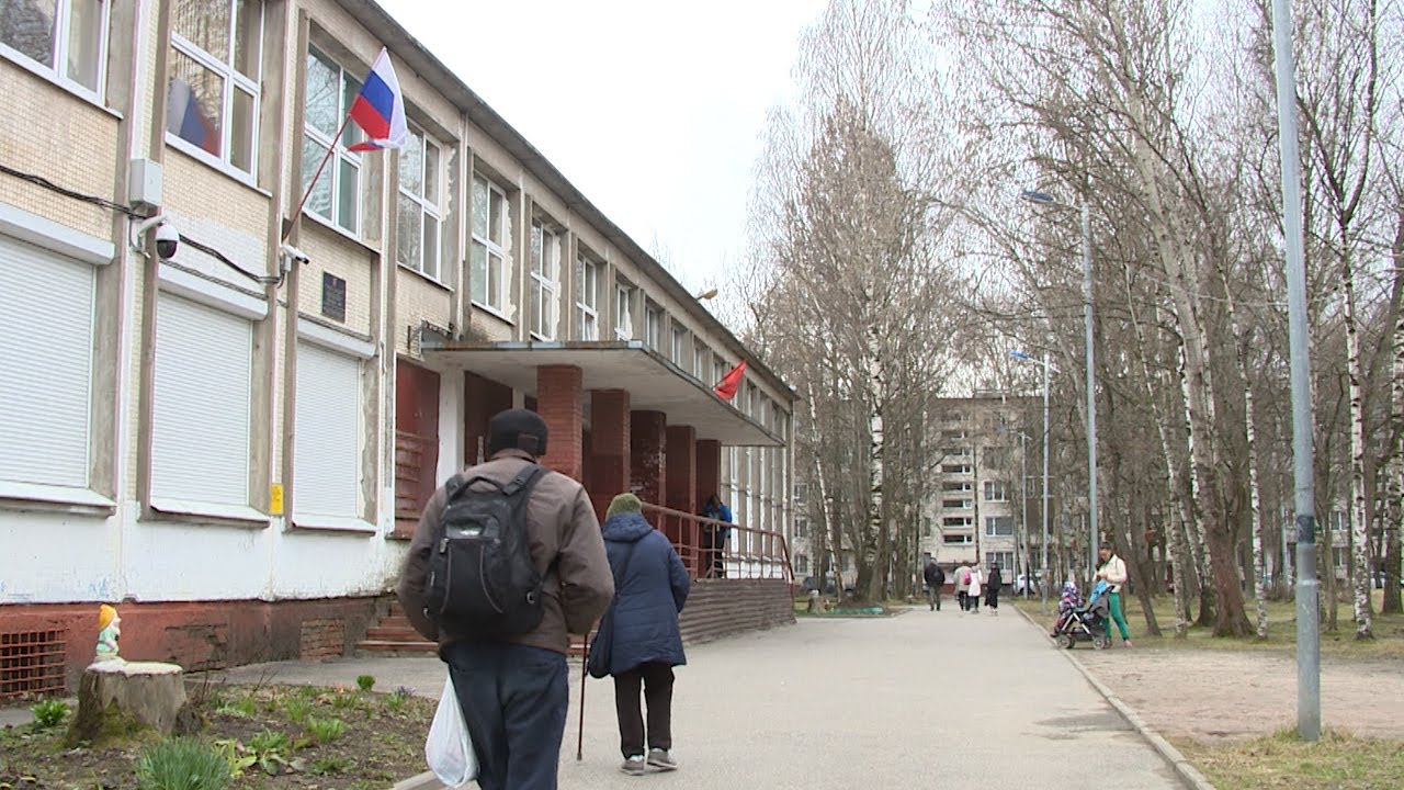 В школу примчалась вереница «скорых»