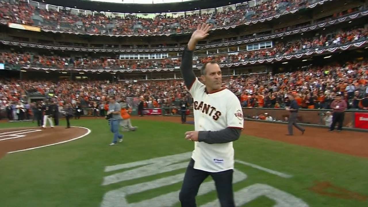 NLCS Gm5: Former Giants closer Nen throws first pitch