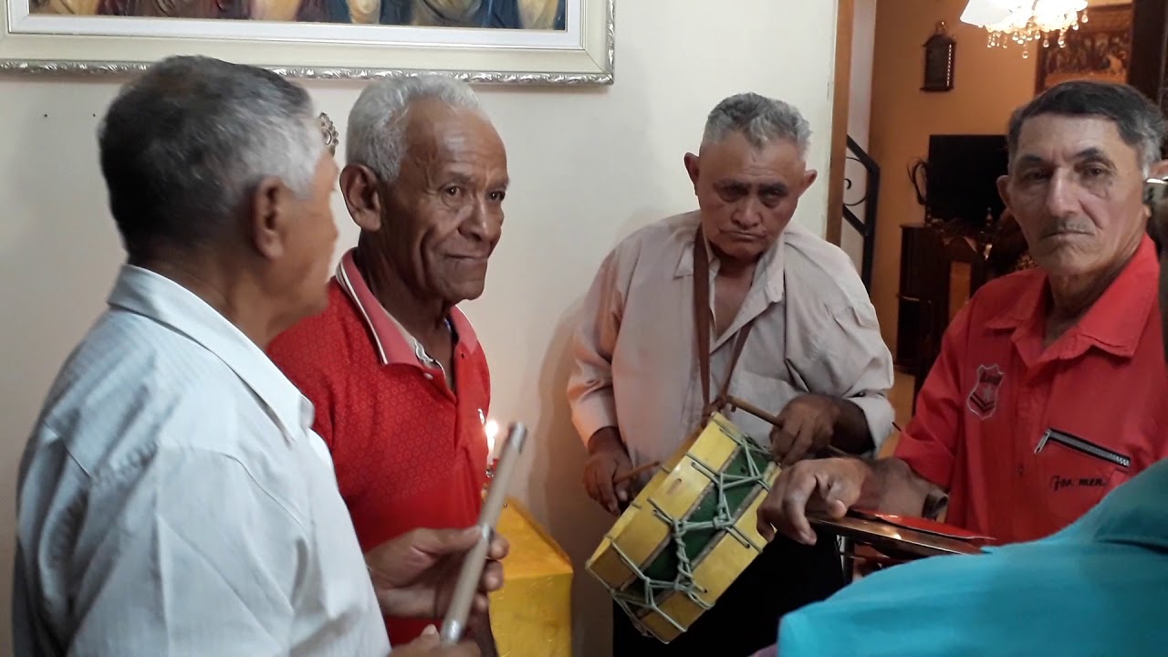 Banda Cabaçal Reverenciam aos santos da casa