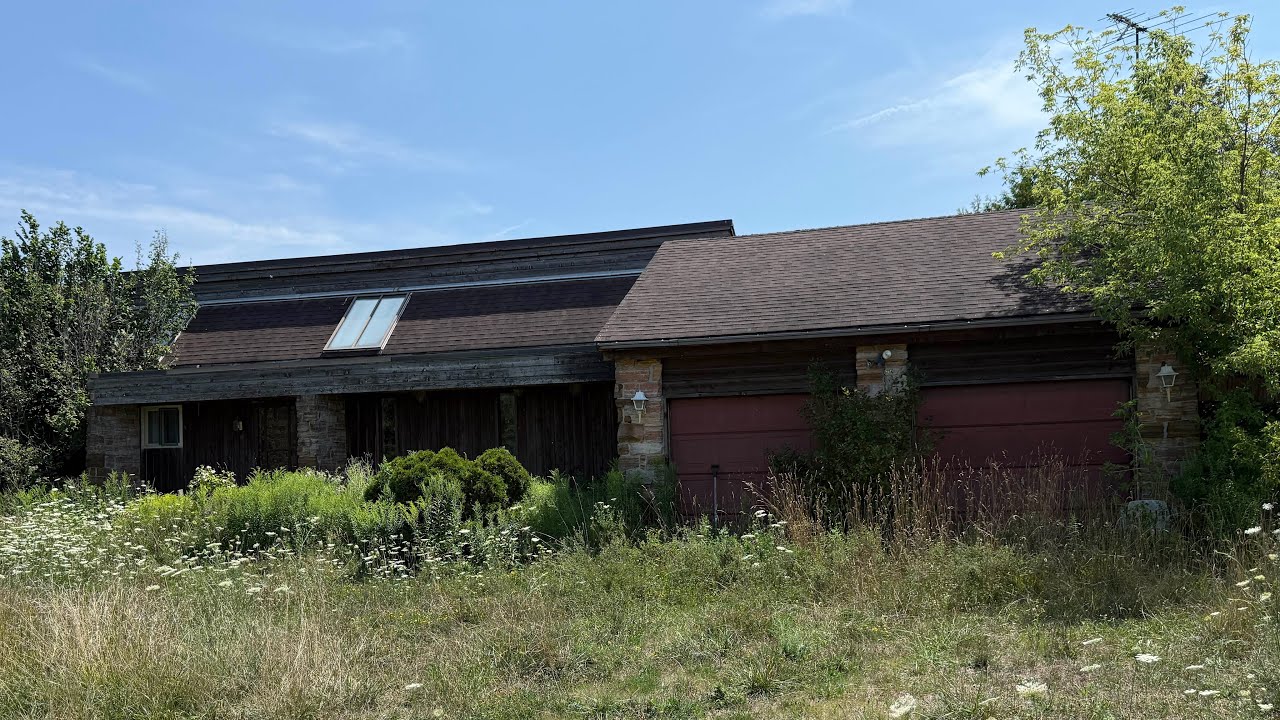 Exploring a retro ABANDONED mid century MANSION **GONE WRONG!!** 