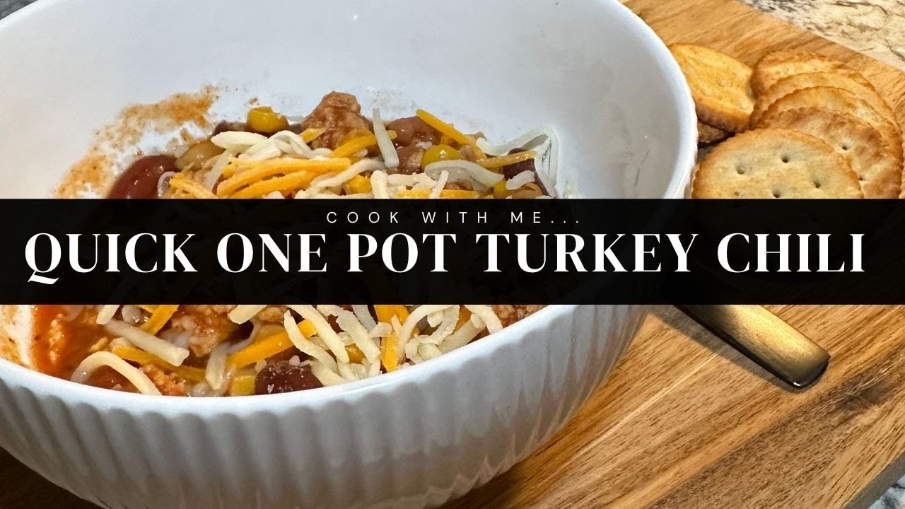 SHORT VLOG | COOK WITH ME | QUICK ONE POT TURKEY CHILI