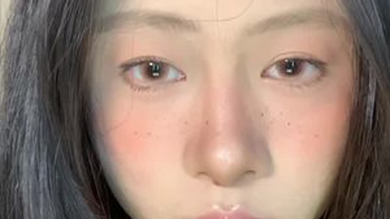 破碎感初秋雀斑妆｜妆教来啦宝宝萌☺️#原相机拍摄 #妆面记录 #化妆分享 #冬日妆容我先画咯 #妆教