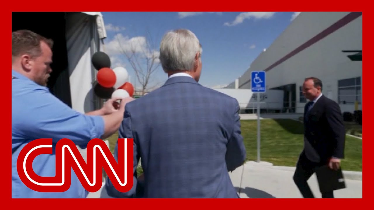 CNN reporter tries to ask GOP senator about his election texts. See his response