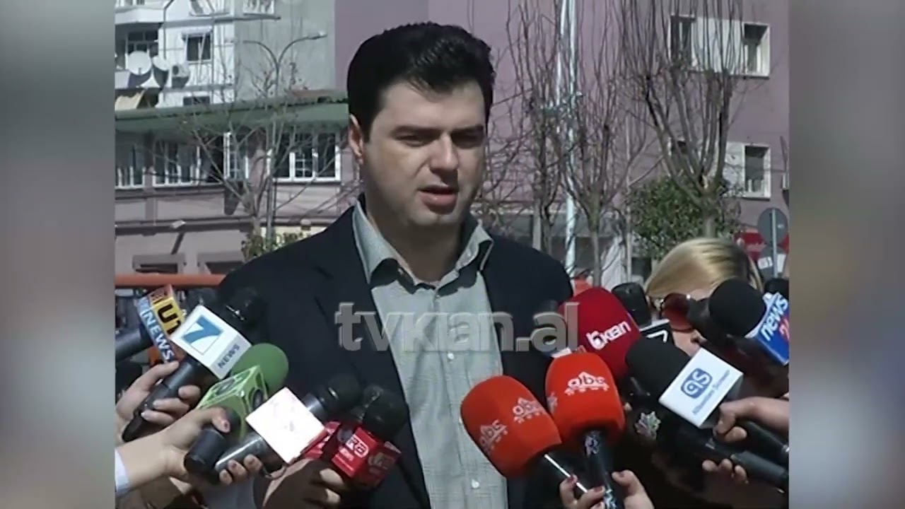 Bashkia Tiranë nis rehabilitimin e lulishtes pas Pallatit të Kulturës-(3 Mars 2012)