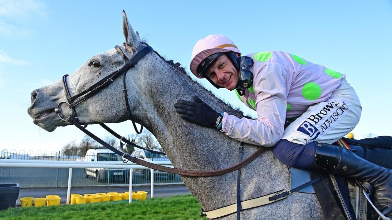 She's back! Lossiemouth routs her rivals in the Morgiana | Racing TV