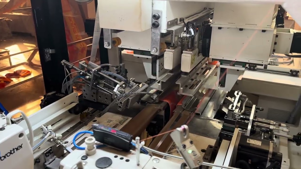 Automatic towel hemming machine,automatic towel sewing machine #towels