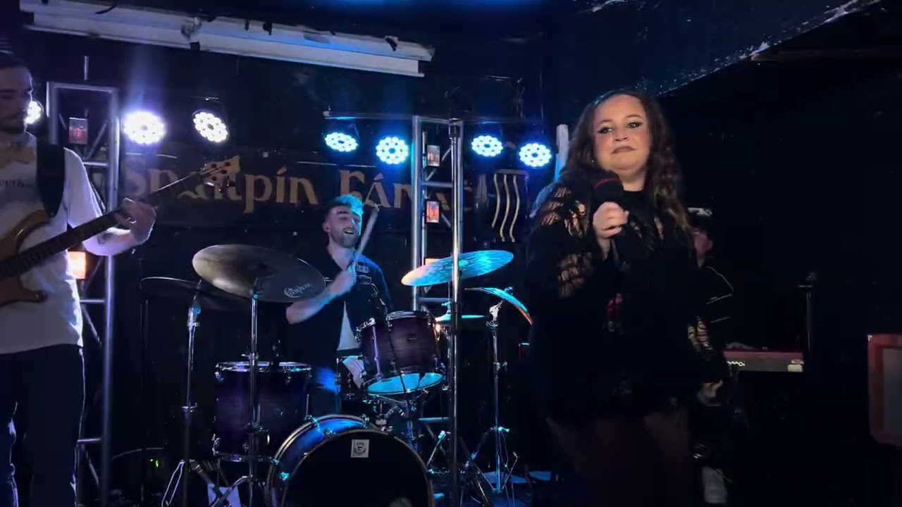 WHAT IS IT CALLED- TYRA-LEE SPRY LIVE @ AN SPAILPIN FANAC
