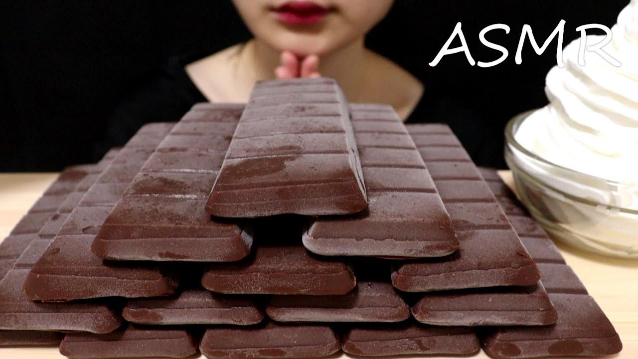 [ASMR] Еда шоколадного мороженого