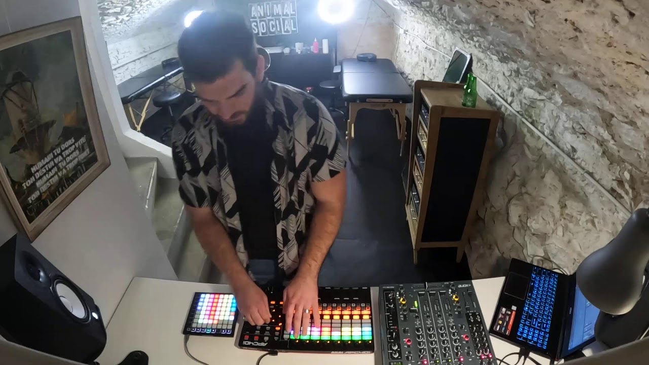 LIVE (SYNTHWAVE) : FLAT IRON LAKE (CONTINUE ? RECORDS) //  TATTOO : INK PONK // 09.04.22