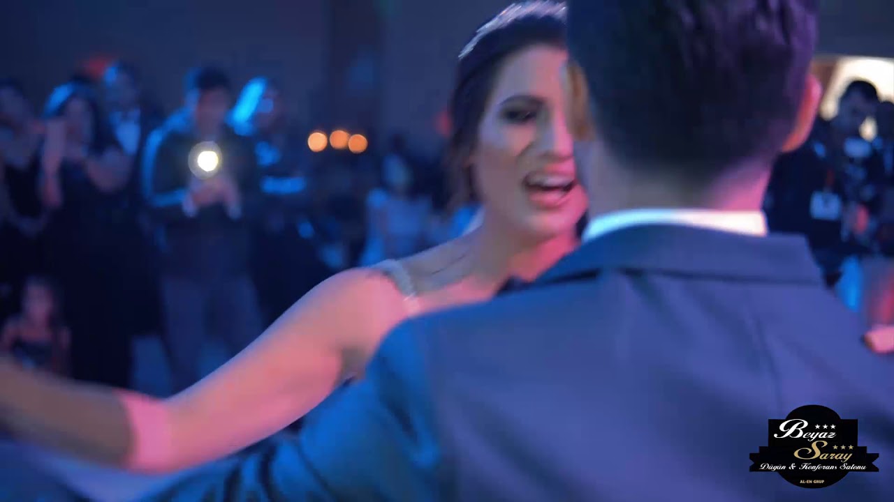 GELİN VE DAMAT'TAN MUHTEŞEM BİR VALS DANSI.