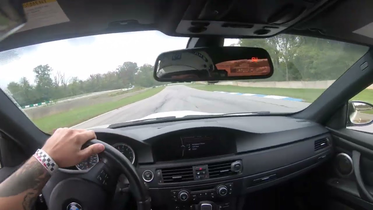 Good example of properly correcting oversteer