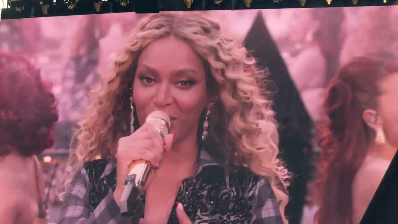 Beyoncé - FLAMENCO (Live @ Paris N2) 4K