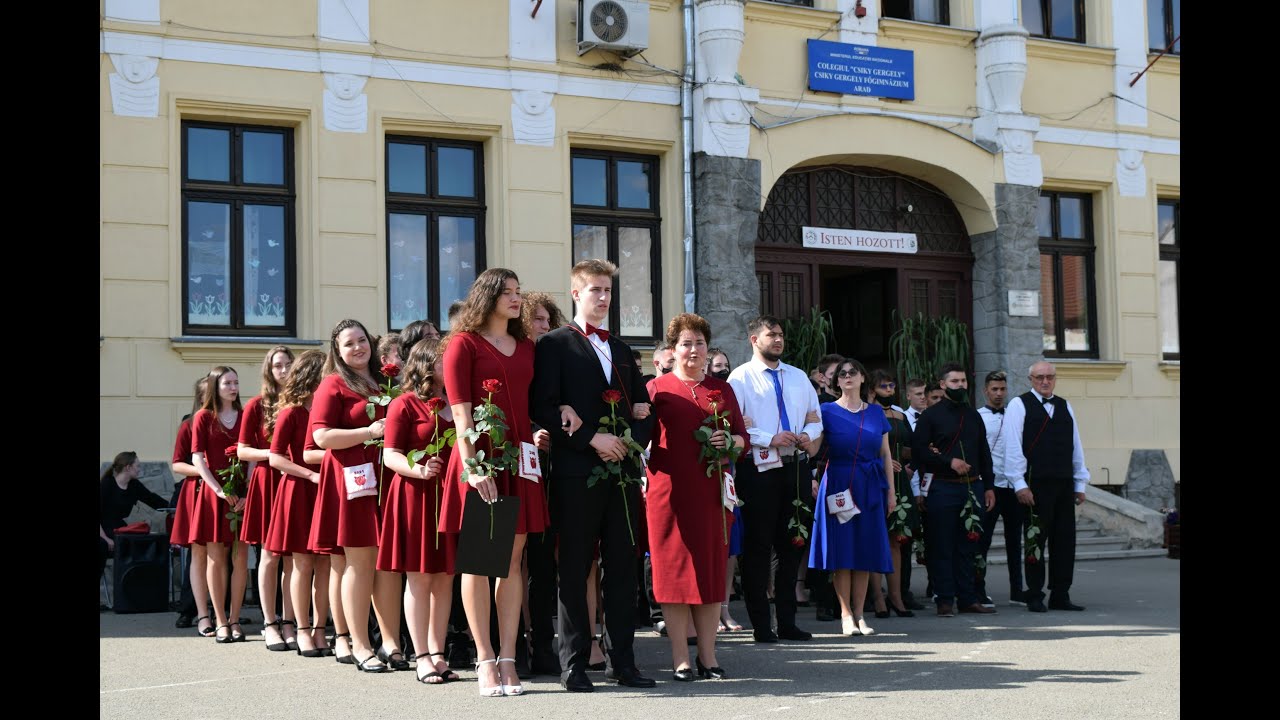 „Szállj, szállj, szállj fel magasra!” – Végzősök ballagása
