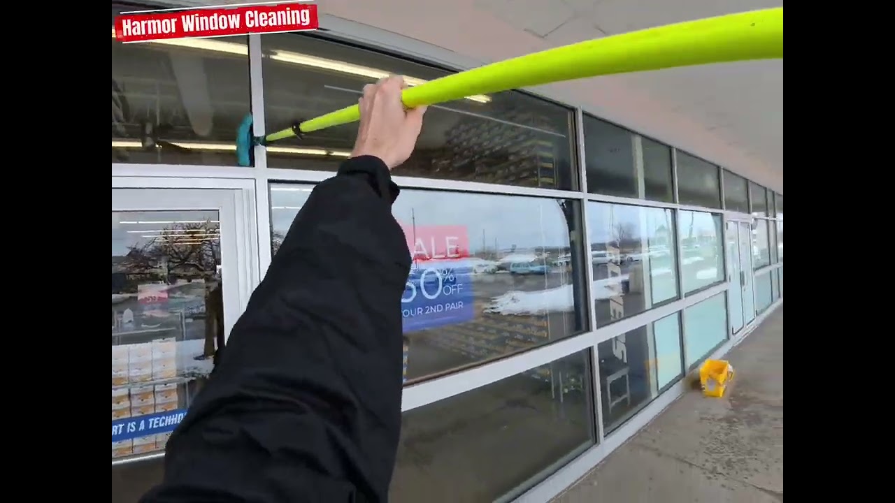 Window cleaning store exterior pane