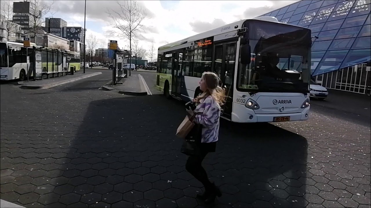 Het Bus en Trein vervoer op Station Lelystad Centrum 11-03-2020