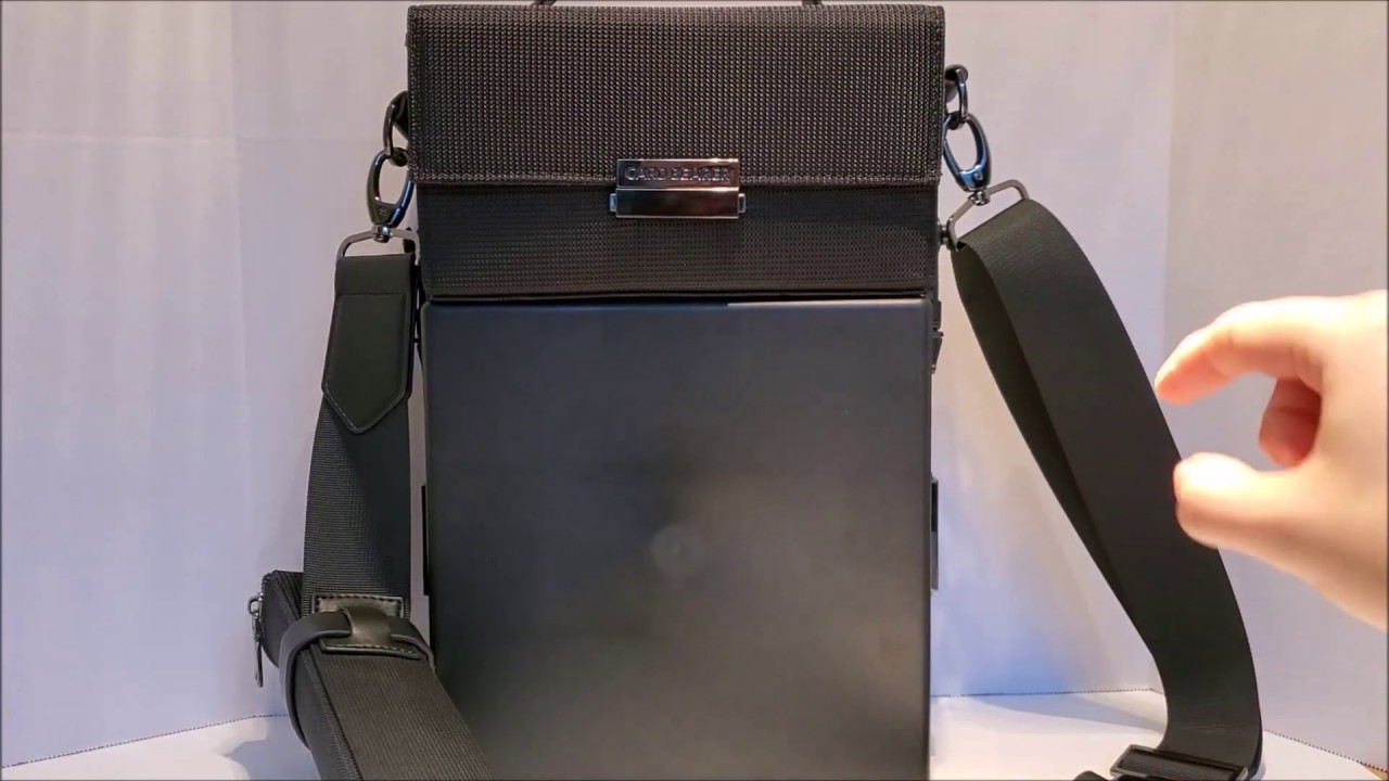 Cardbearer Tactician Reivew - Card Game Carrying Case and Bag!