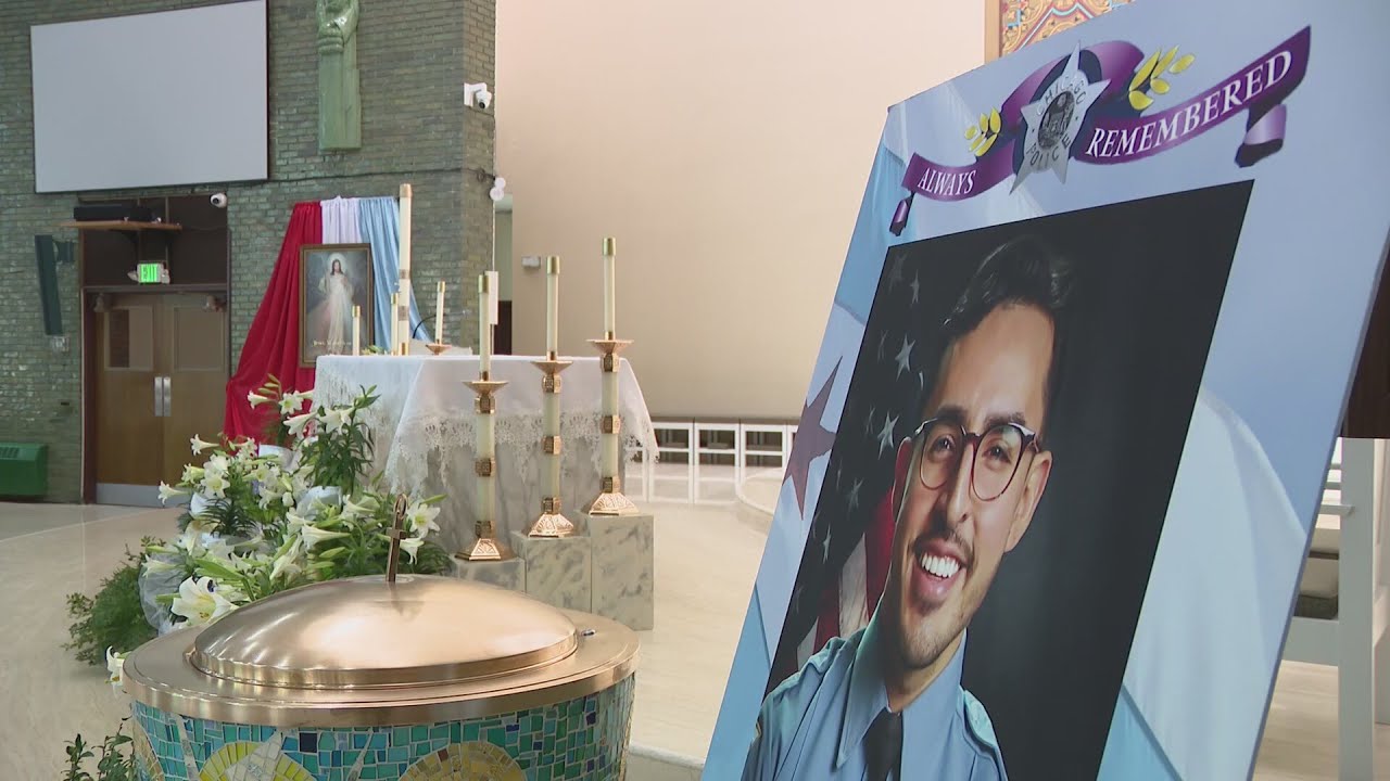 Chicago honors slain police officer Luis Huesca with memorial mass, roll call