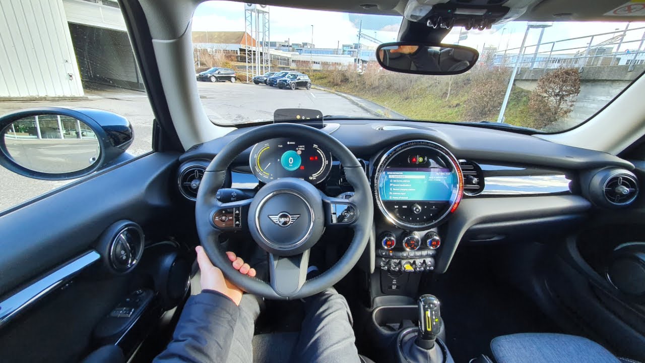 New Mini Electric Cooper SE 2022 Test Drive POV