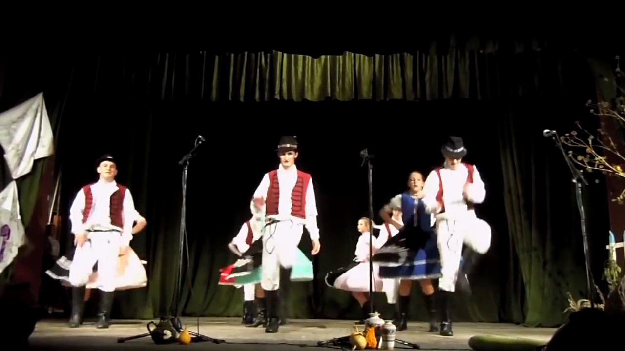 Folklórny súbor V šírom poli hruška Kovačica - Tance z Parchovian  (Kovačický október 2011)