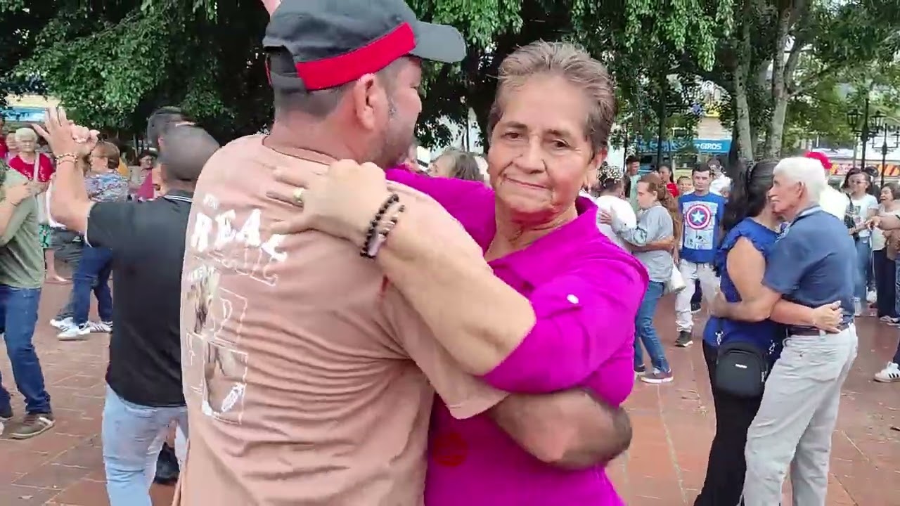 Aprende a bailar ENAMORADO DE MARTICA con Fusión 4