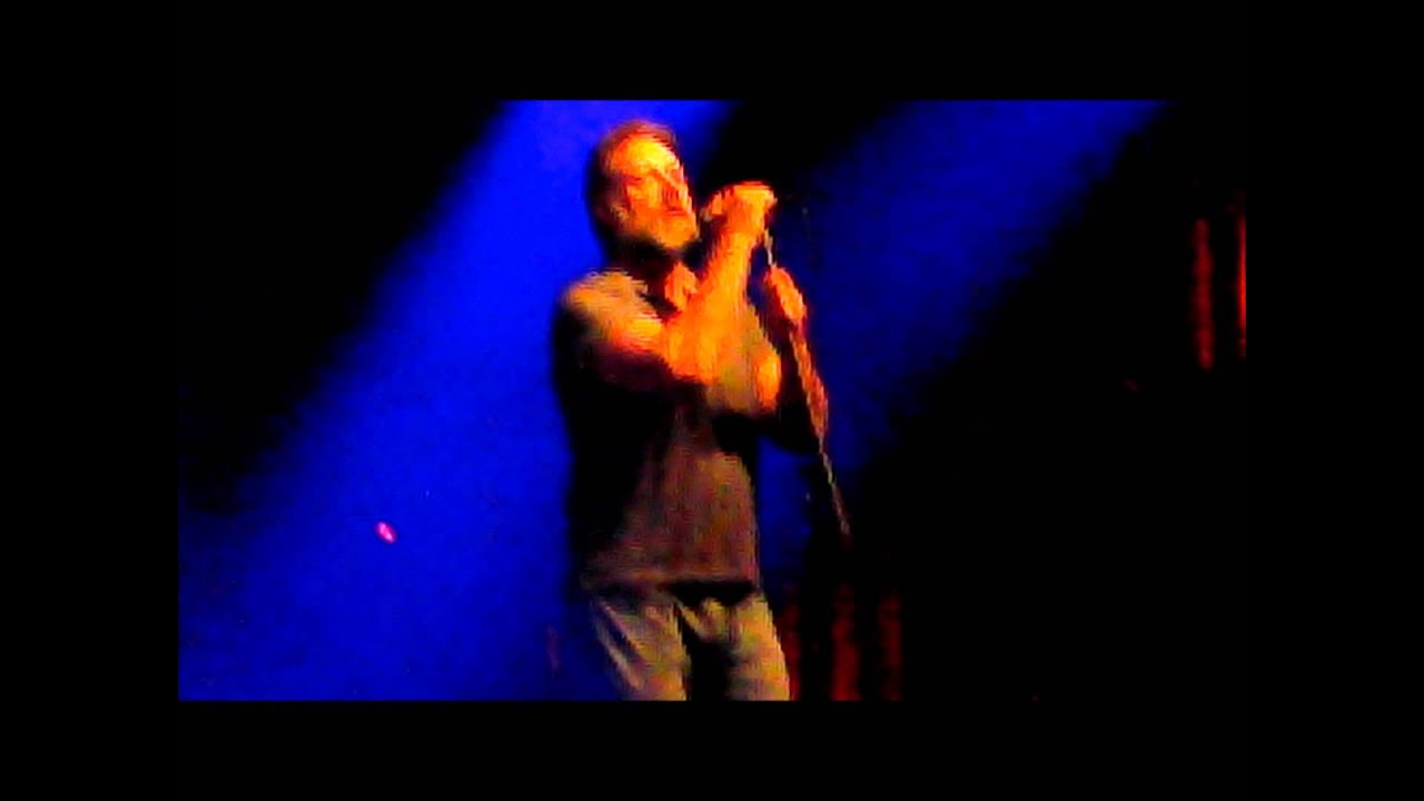 Russell Crowe and Allan Doyle gave surprise concert in Harpa ( Reykjavík)
