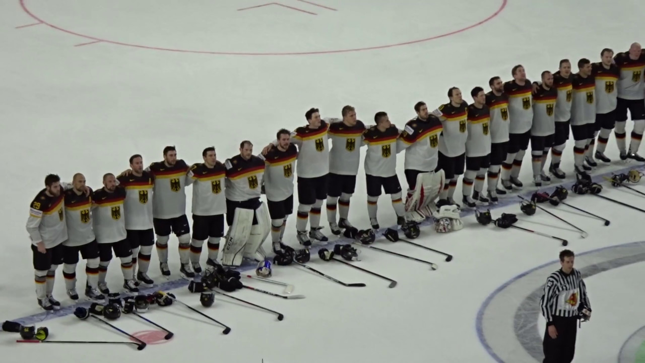 IIHF WM 2017 - Deutsche Nationalhymne nach dem 4-1 Sieg gegen Italien - 13.05.2017