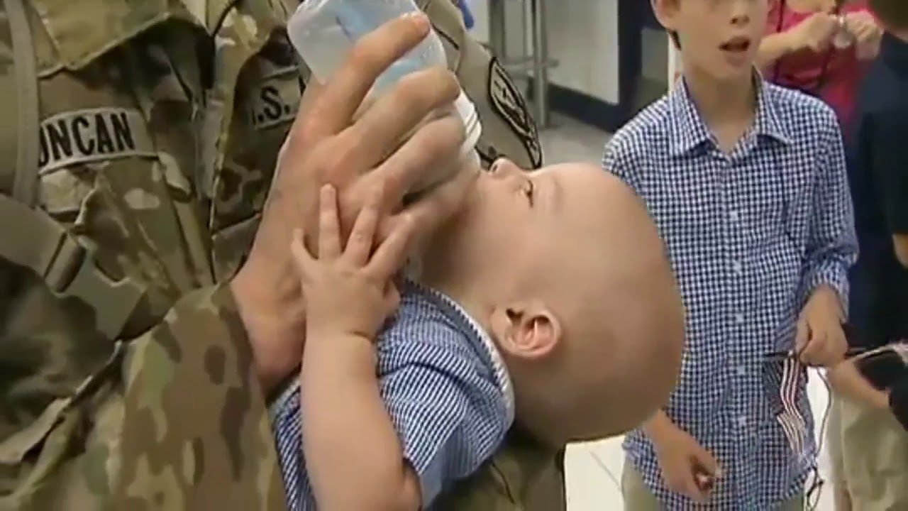 Soldiers coming home Soldier Surprises Kids With Reunion At Hockey Game