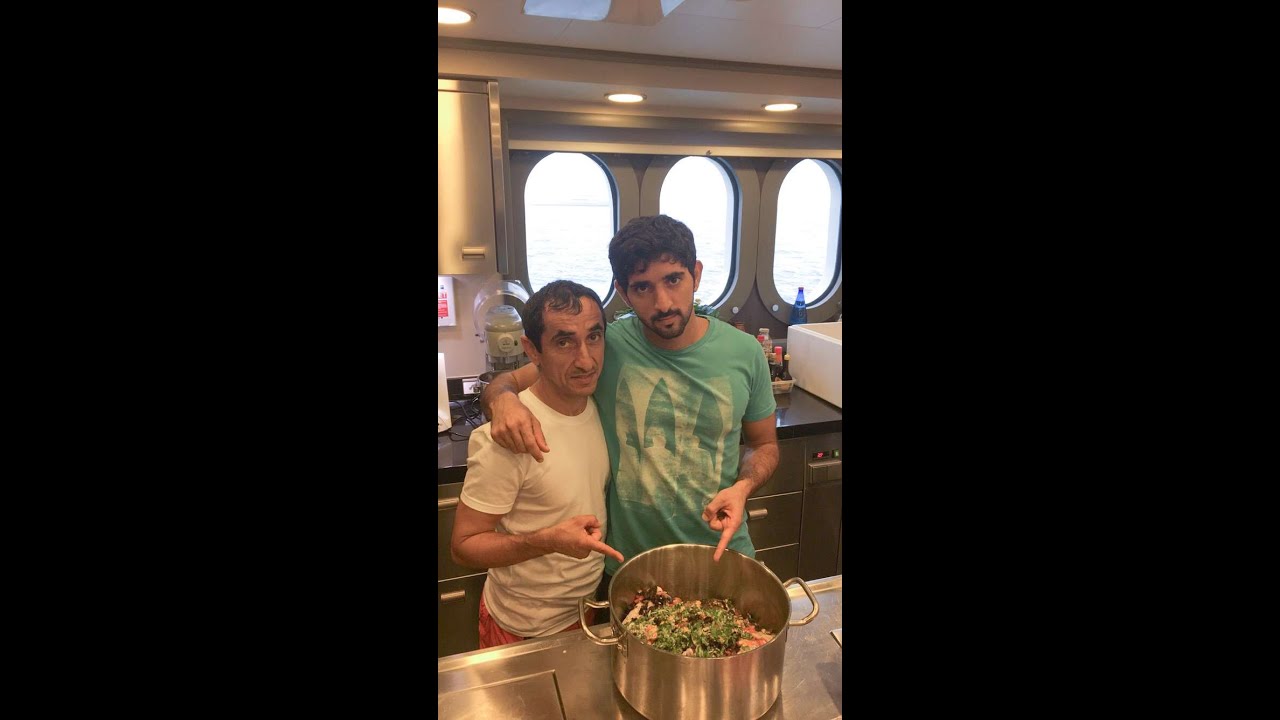 فزاع يطبخ سمك مع ابو سنيده
